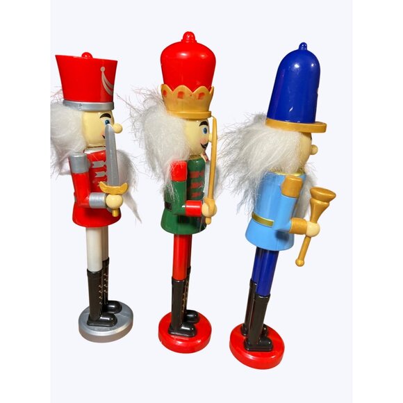 Plastic Nutcracker Soldiers Christmas Decor 8.5-9 Inches tall Set of 3 - Picture 6 of 11